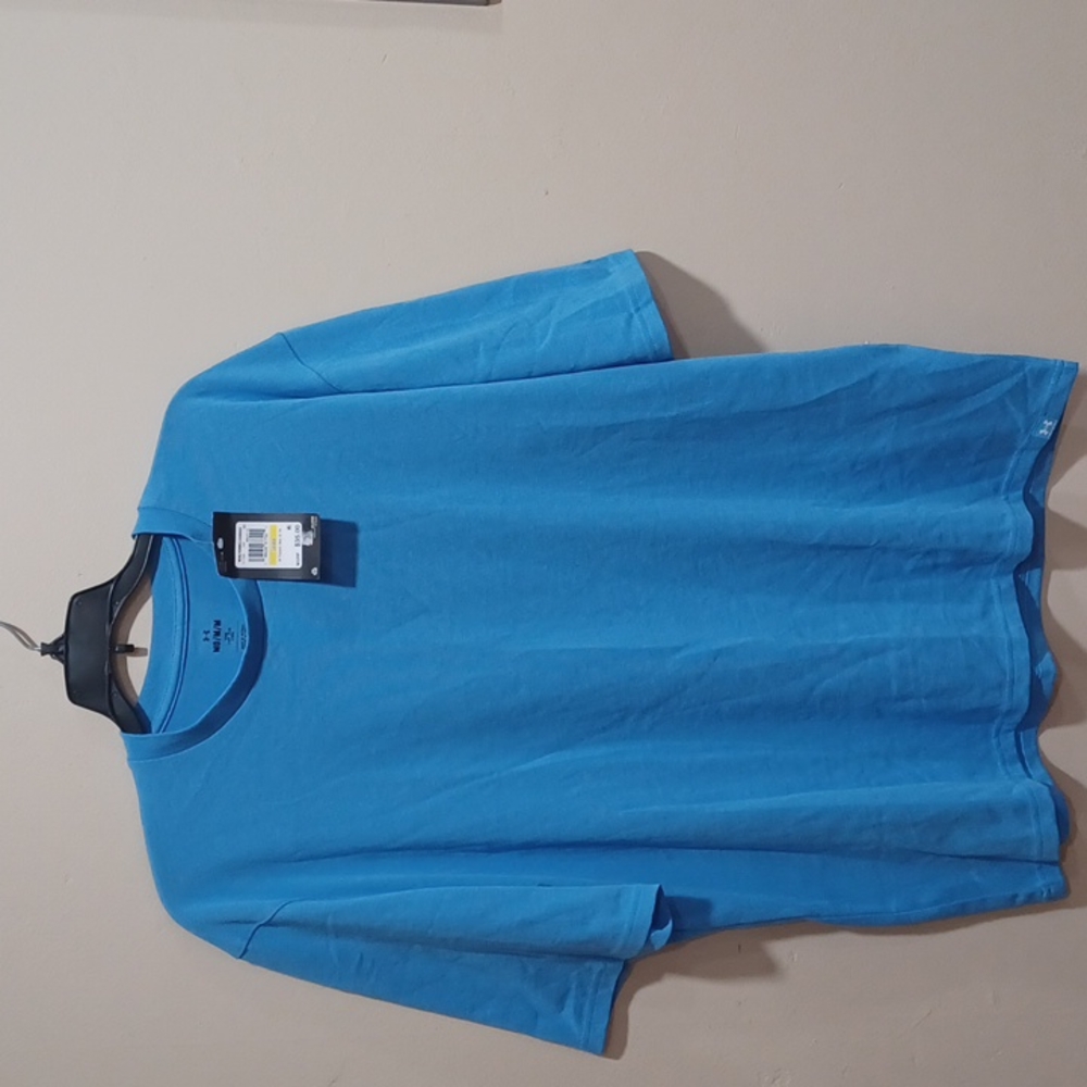 Men's UA medium t-shirt